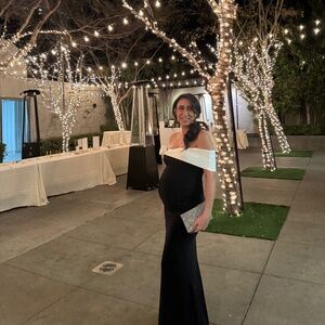 Club L London IN BLOOM
BLACK & WHITE BARDOT MATERNITY MAXI DRESS WITH FLOWER